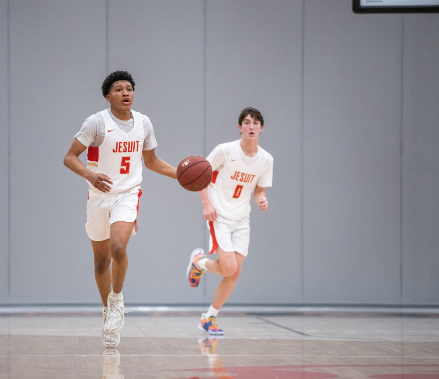 Jesuit basketball continues undefeated season with win over Christian Brothers